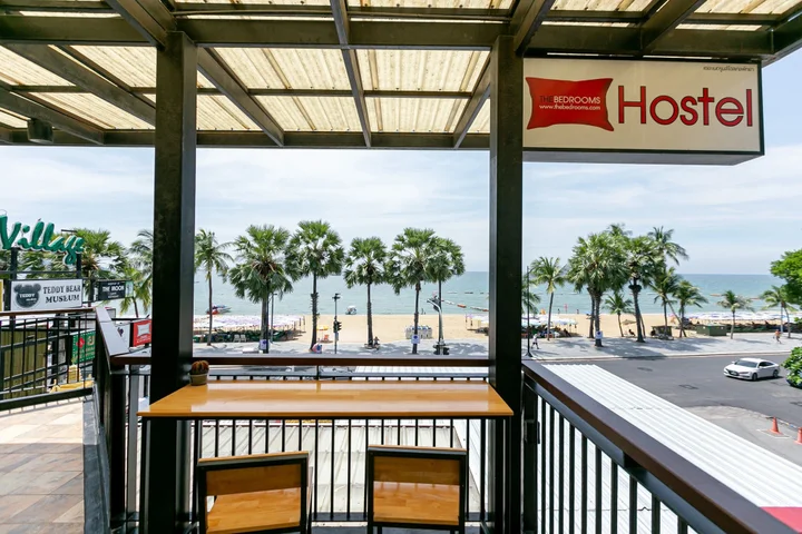 Паттайя: The Bedrooms Hostel Pattaya