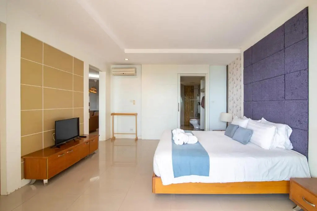 Паттайя: Royal Beach View Suites