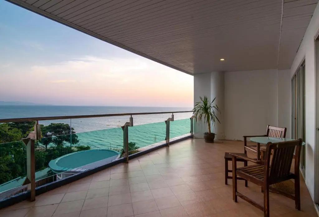 Паттайя: Royal Beach View Suites