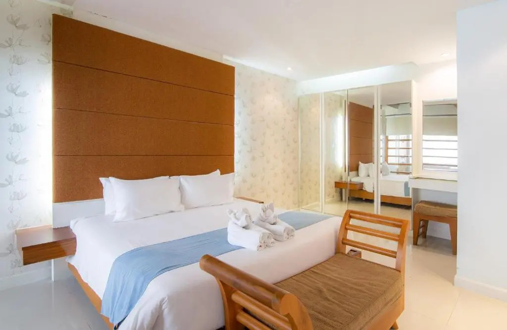 Паттайя: Royal Beach View Suites