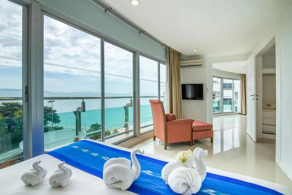 Паттайя: Royal Beach View Suites