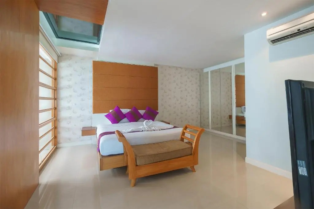 Паттайя: Royal Beach View Suites