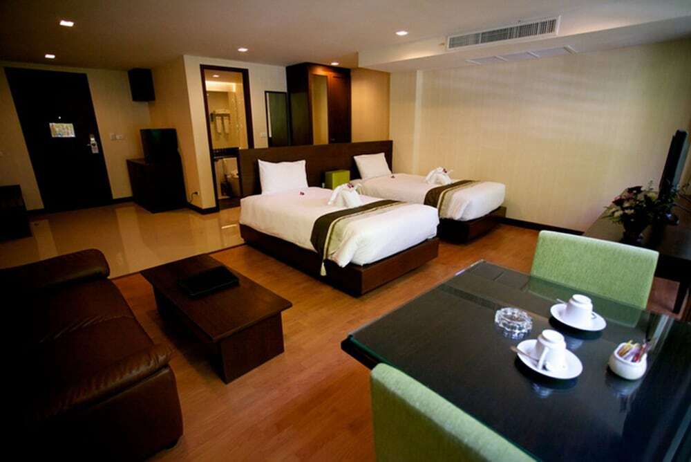 Кату: The Kris Condotel at Patong