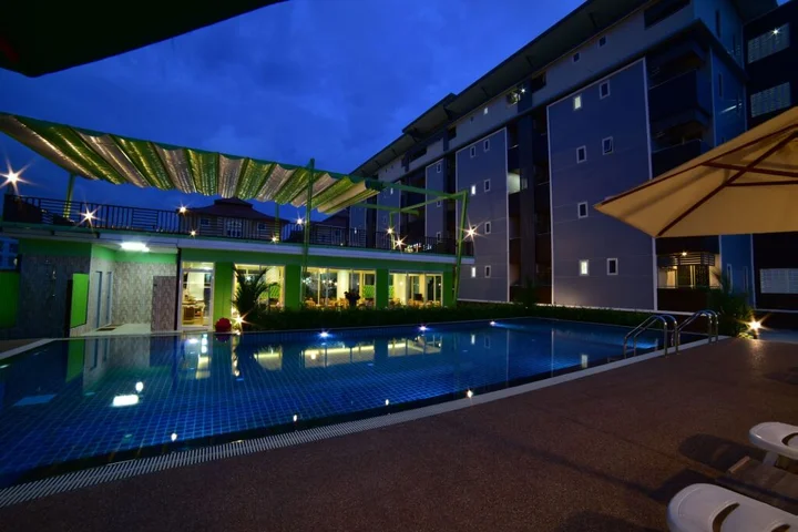 Бангкок: Gold Airport Suites