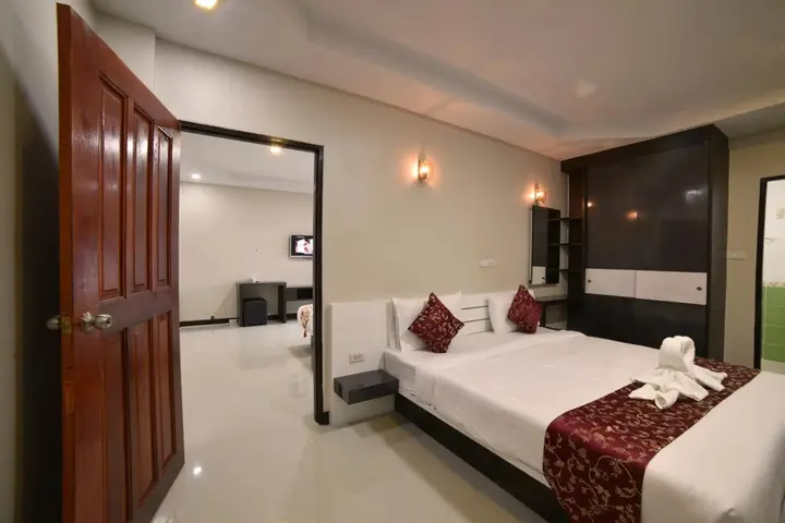 Бангкок: Gold Airport Suites