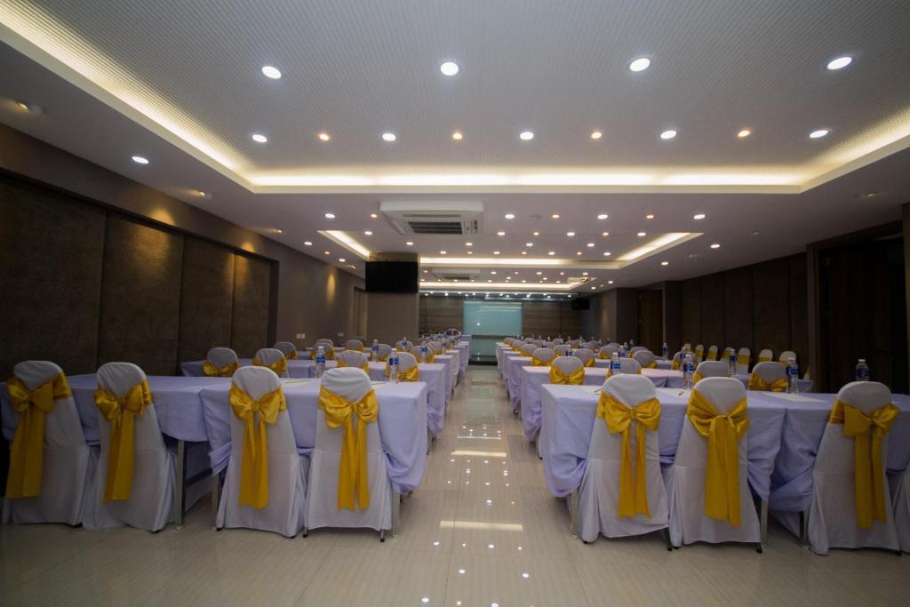 Паккрет: Villa Baron Hotel