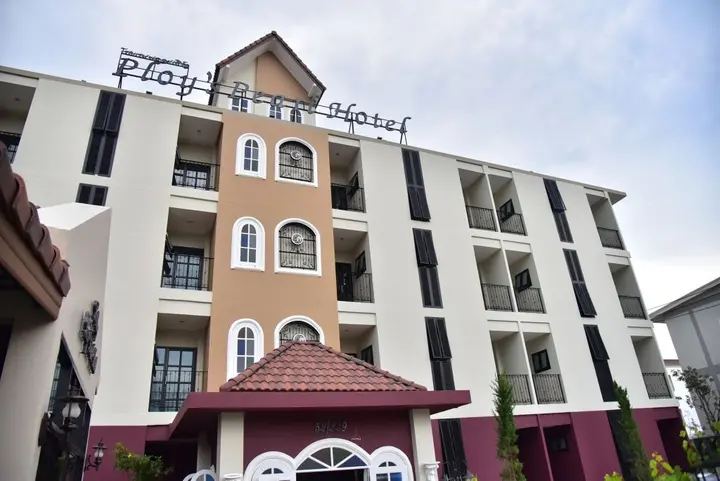 Сураттхани: Ploy's Pearl Hotel