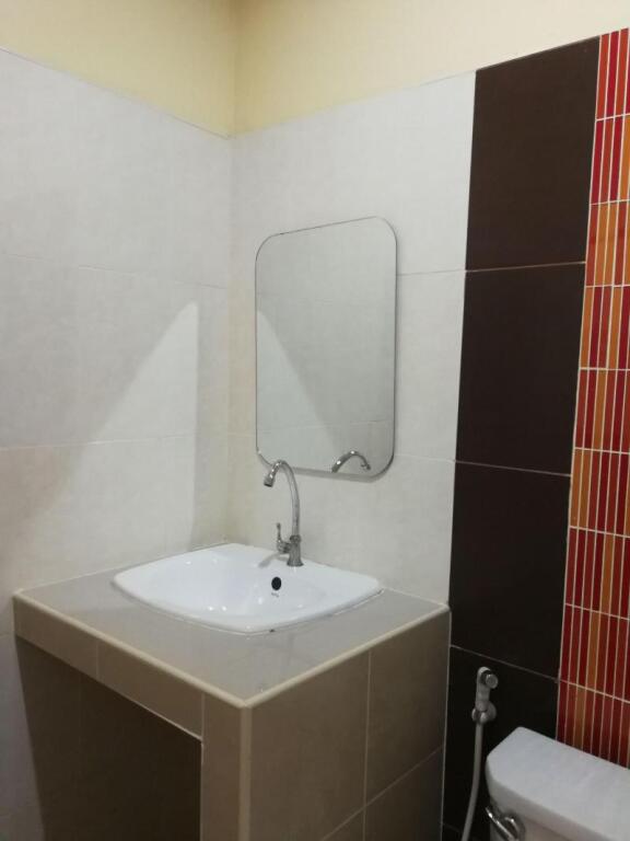 Хатъяй: NJ Hotel