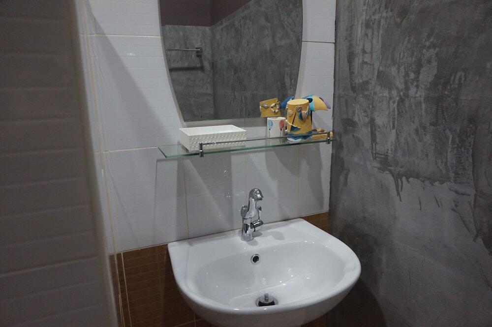 Тай-Муанг: The Memory Hostel