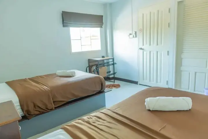 Банг-Саре: Apinya Resort Bangsarey