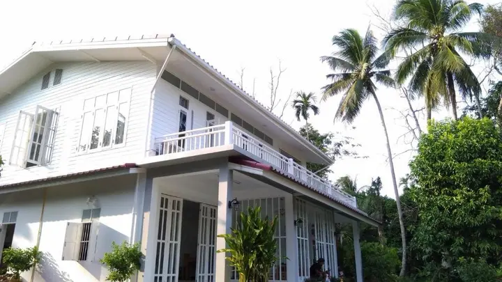 Чумпхон: Thirty Tree Garden House