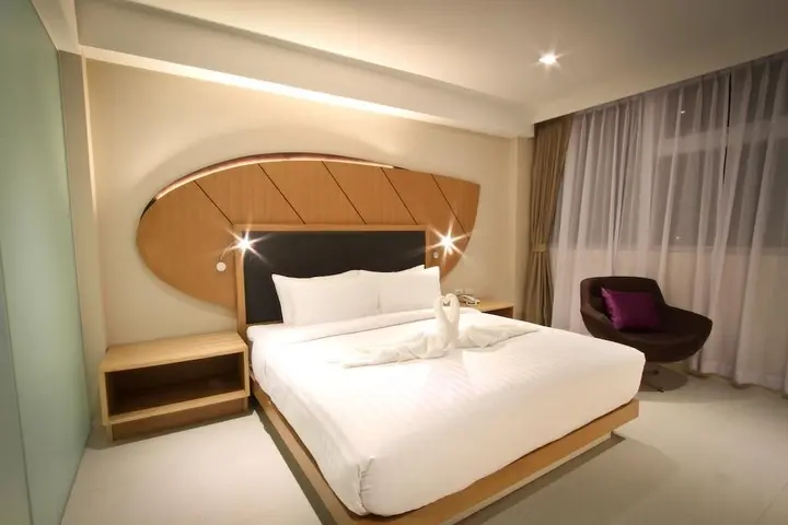 Бангкок: SureStay Plus Hotel by Best Western Sukhumvit 2