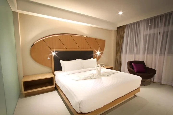 Бангкок: SureStay Plus Hotel by Best Western Sukhumvit 2