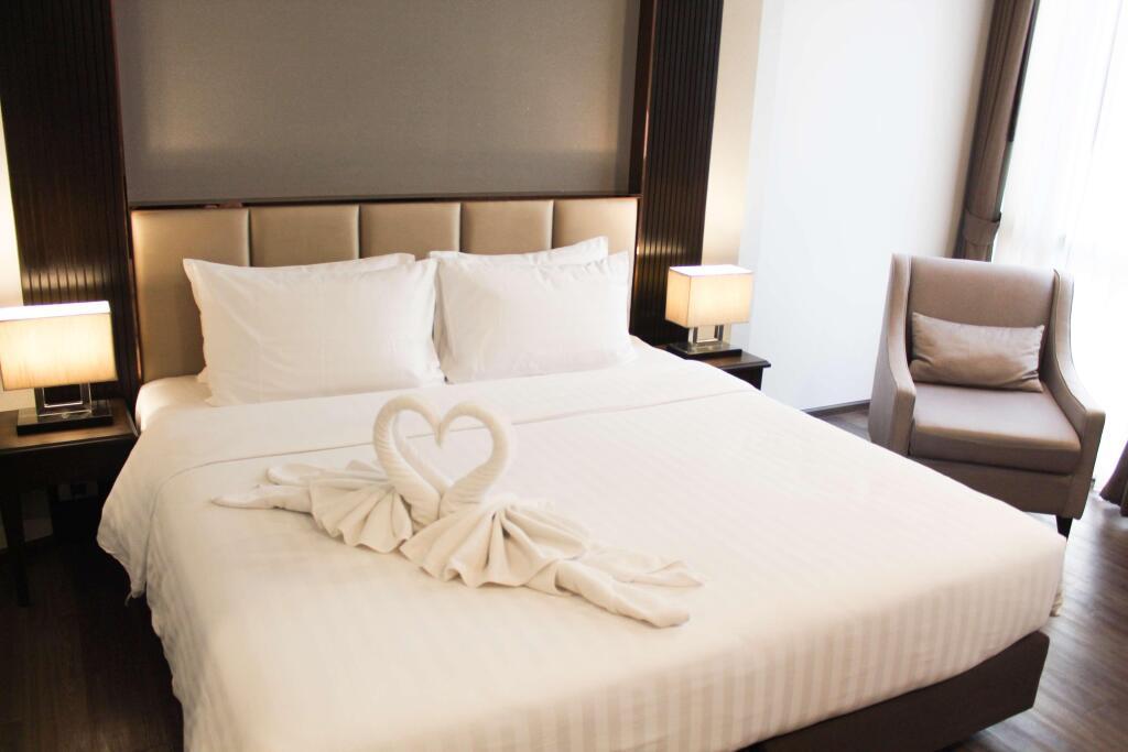 Бангкок: SureStay Plus Hotel by Best Western Sukhumvit 2