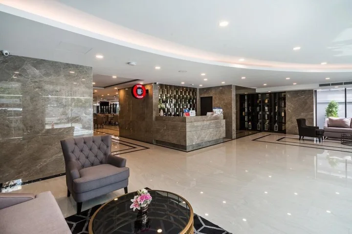 Бангкок: SureStay Plus Hotel by Best Western Sukhumvit 2