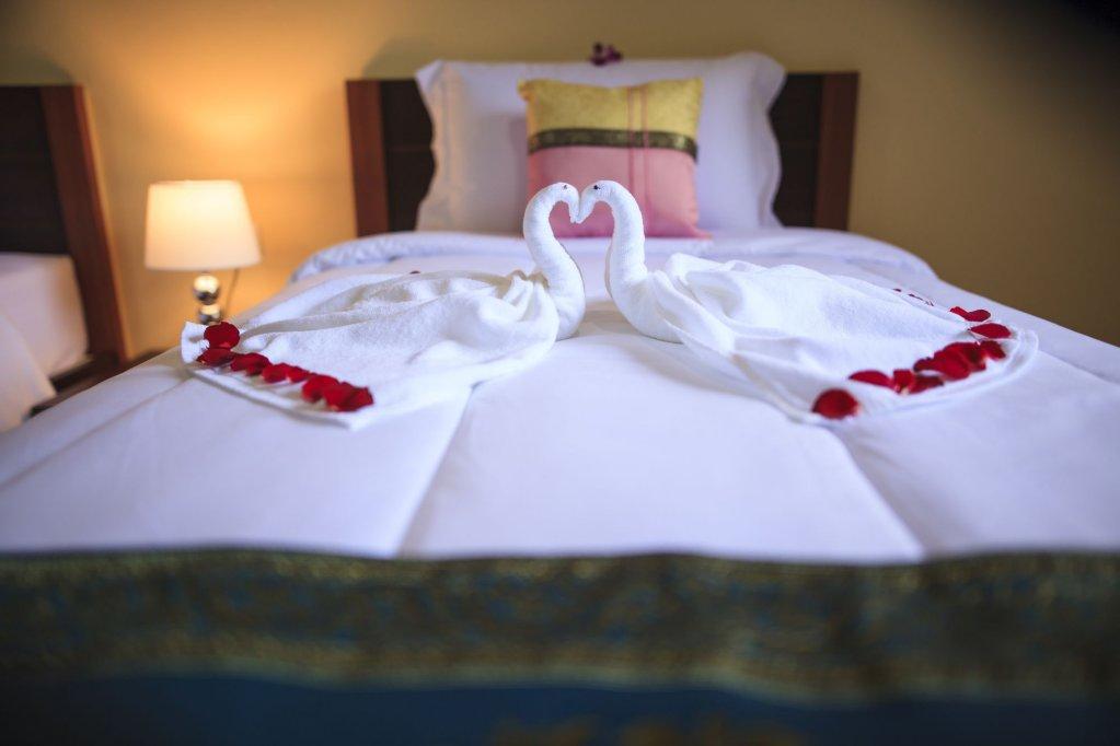 Тхаланг: T.Y. Airport Inn