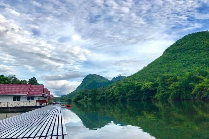 Тха Кра Дан: Naphatphorn Resort