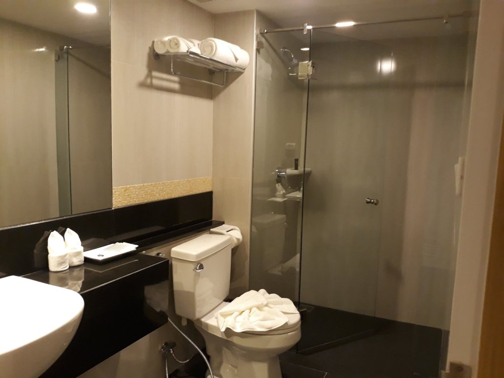 Кату: New Square Patong Hotel
