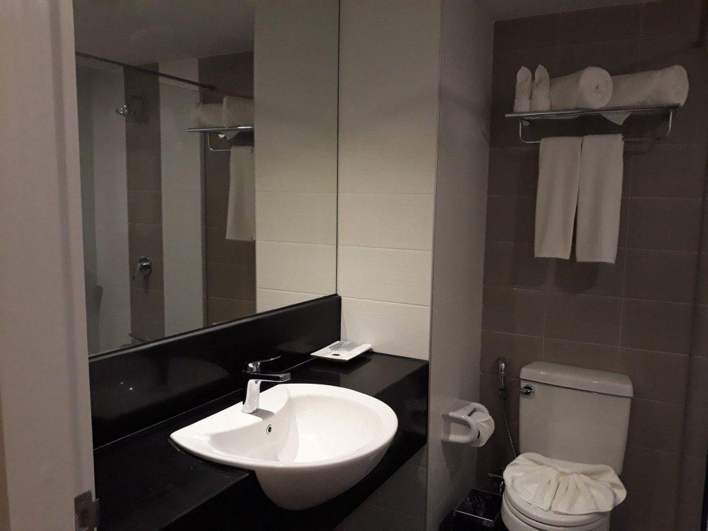 Кату: New Square Patong Hotel