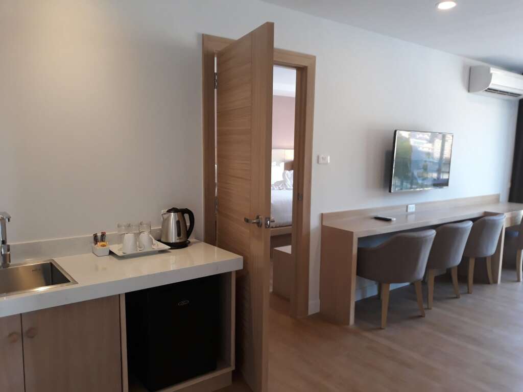 Кату: New Square Patong Hotel