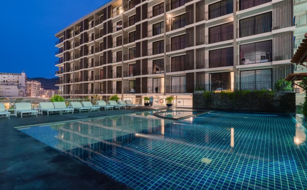Кату: New Square Patong Hotel