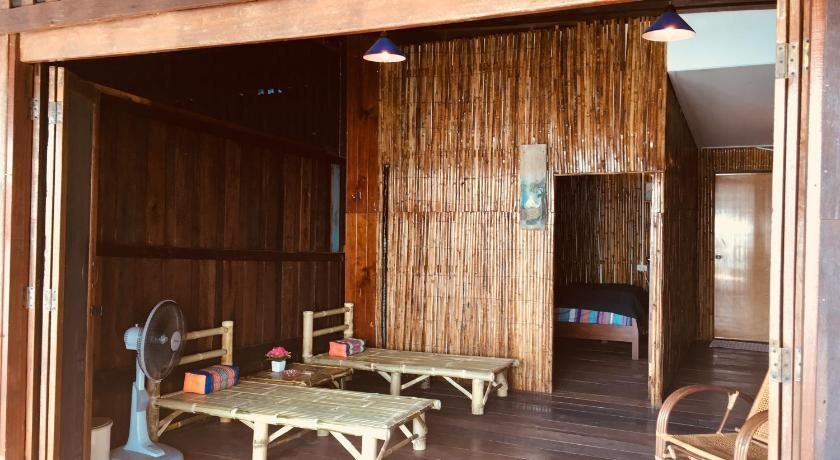 Самутсонгкхрам: River House at Wat-Yai