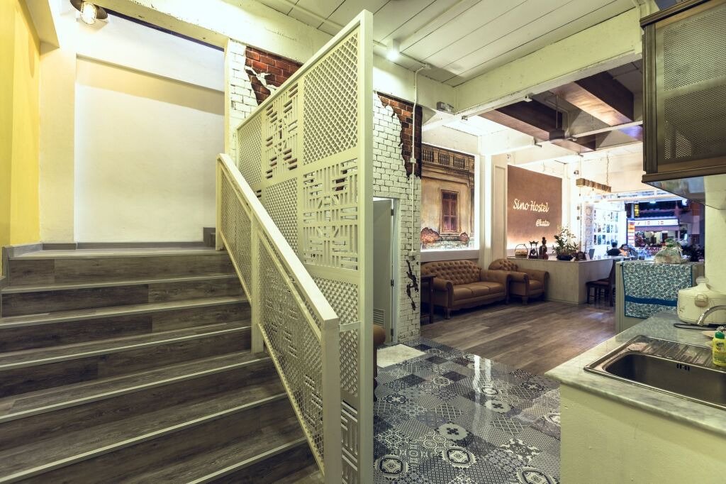 Муанг: Sino Hostel Kata