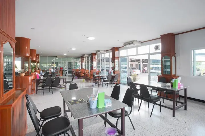 OYO 75394 Sakthong Grand Hotel — фото 2