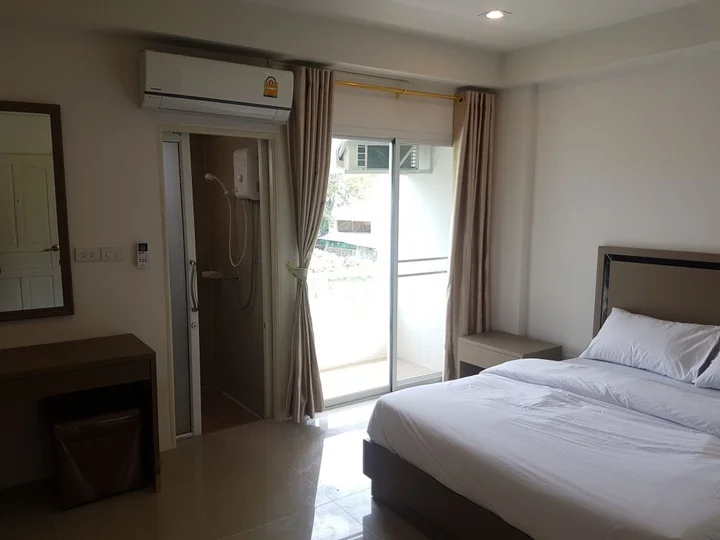 Бангкок: S.E.T Thanmongkol Residence
