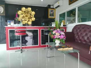 Кхлонг-Янг: Sirin Boutique