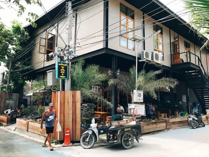 Ко-Липе: Bloom Cafe & Hostel Lipe