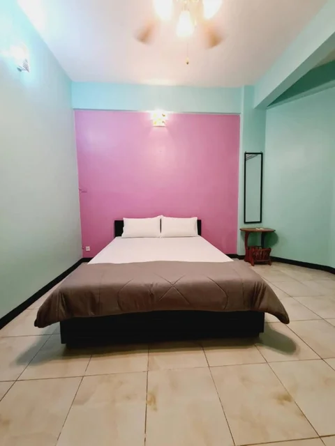 Самутсонгкхрам: Royal Land Mae Klong Hotel
