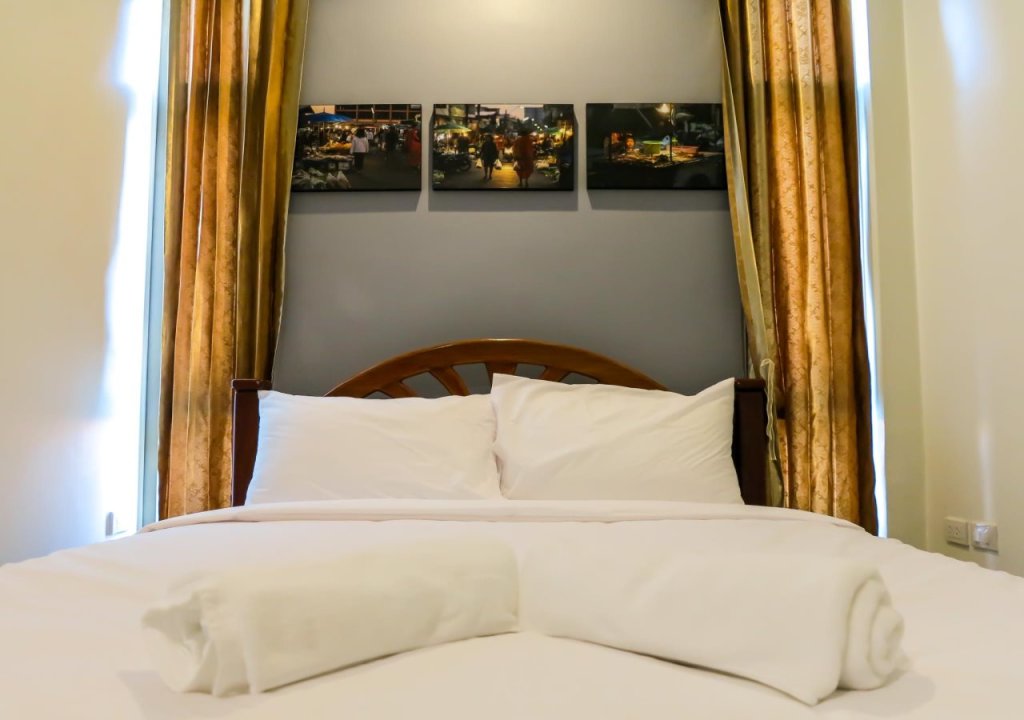 Нанг-Ронг: Nangrong Hotel