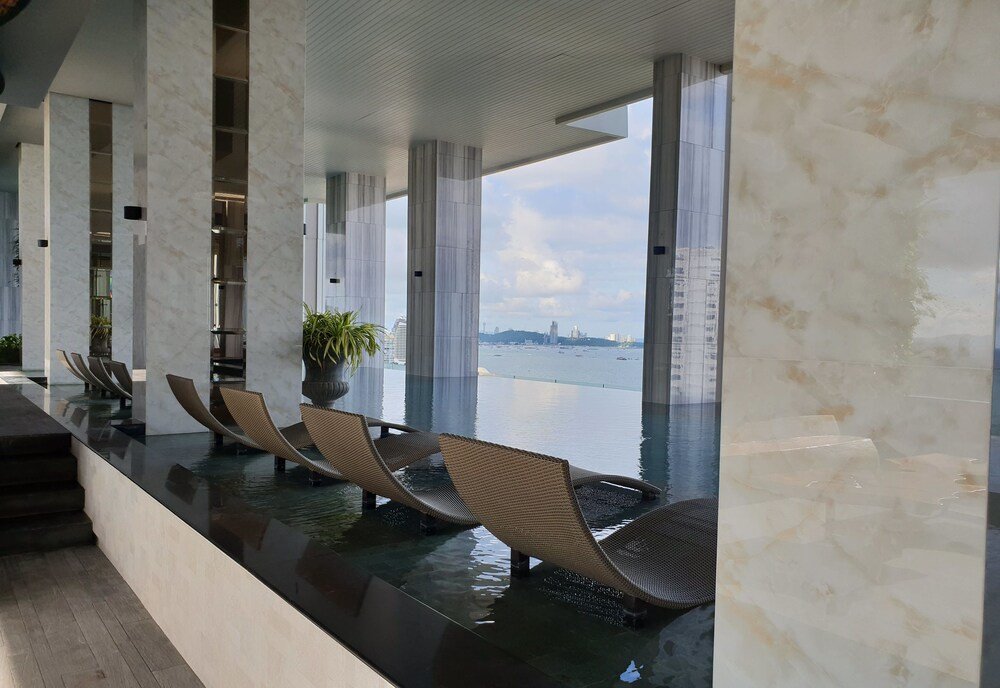 Паттайя: Riviera 1BR Sea View B1702
