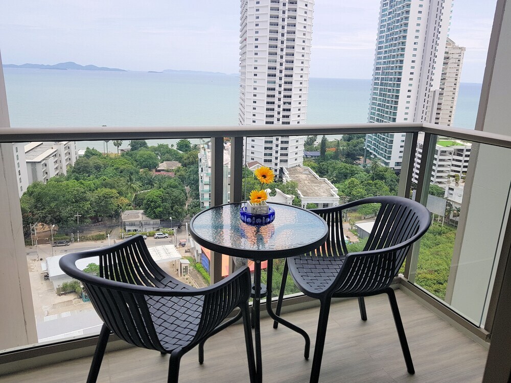 Паттайя: Riviera 1BR Sea View B1608