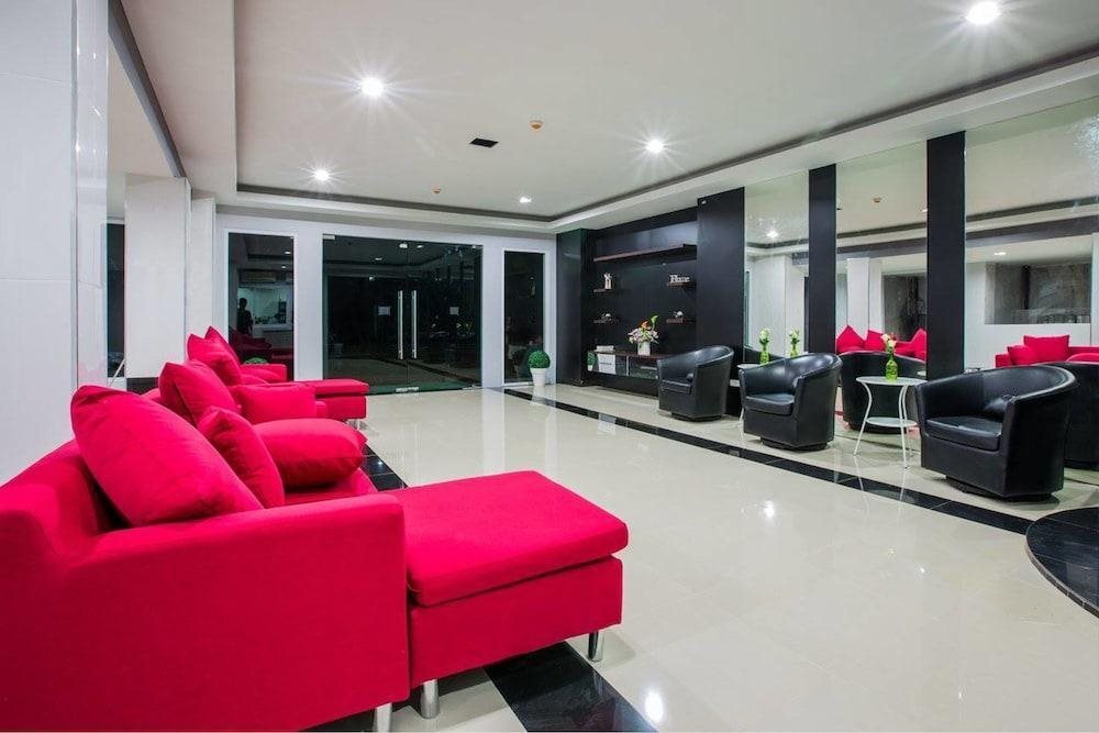 Сураттхани: Gozone Condotel