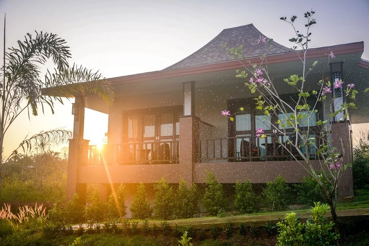 Сангкхла Бури: Phu Chom Mork Resort