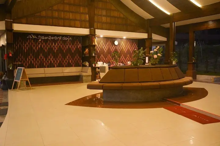 Сангкхла Бури: Phu Chom Mork Resort