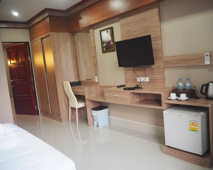 Хатъяй: Little Bear Guesthouse and Restaurant