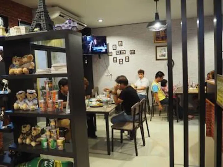 Хатъяй: Little Bear Guesthouse and Restaurant