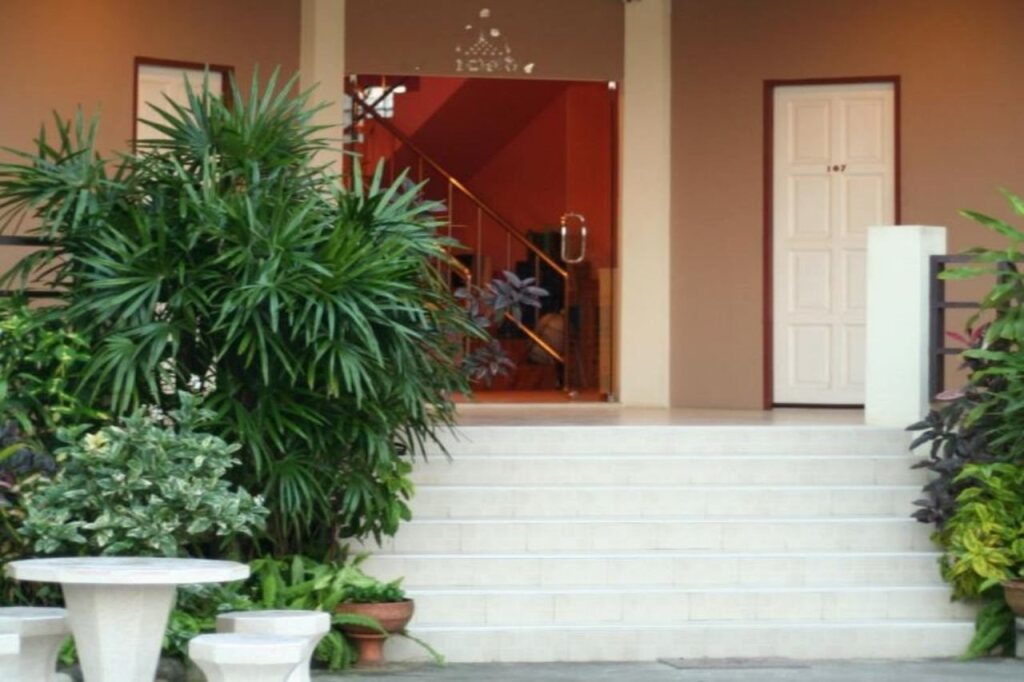 Прачуапкхирикхан: Baan Chomphu