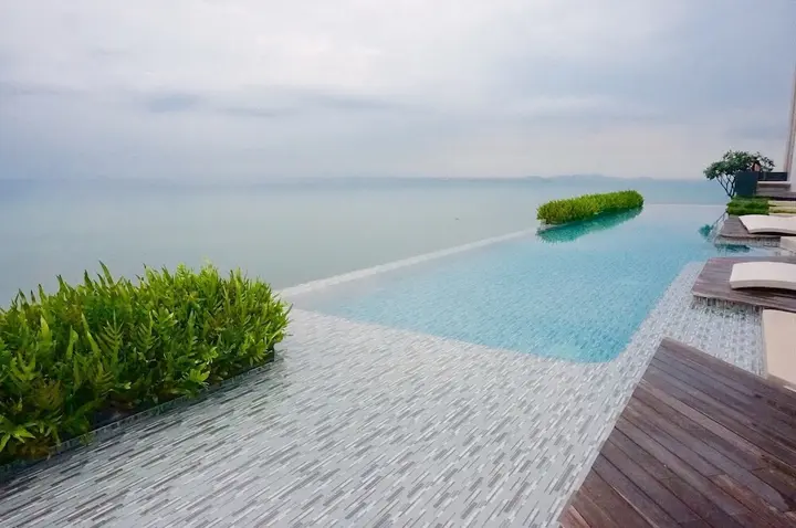 Паттайя: Baan Plai Haad Beachfront Condominium