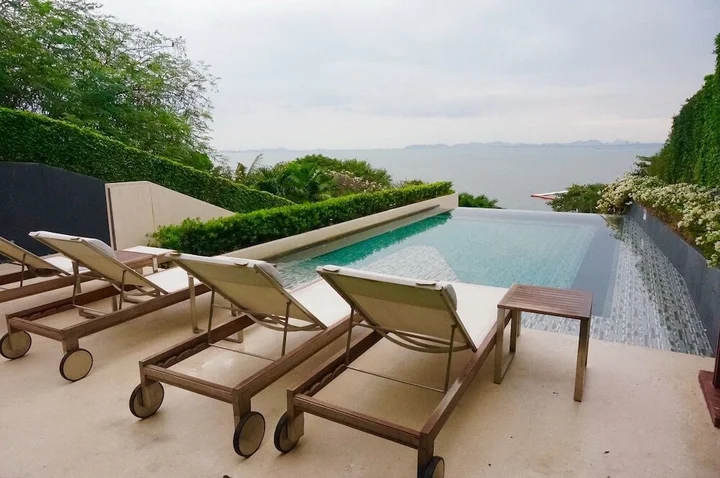 Паттайя: Baan Plai Haad Beachfront Condominium