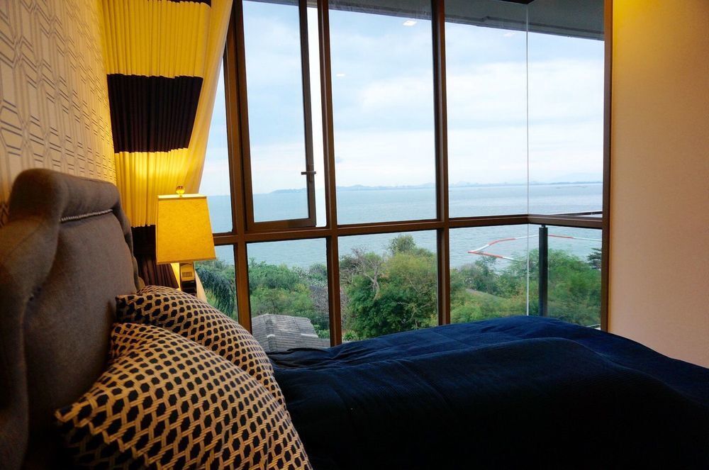 Паттайя: Baan Plai Haad Beachfront Condominium