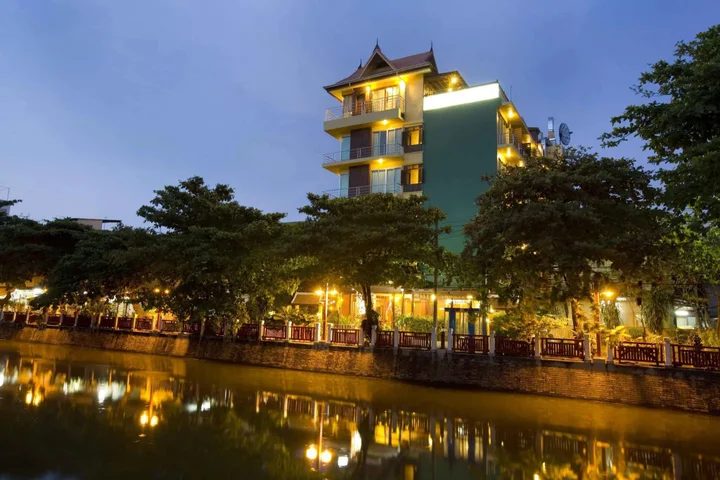 Бангкок: Lamphu Tree House Boutique Hotel