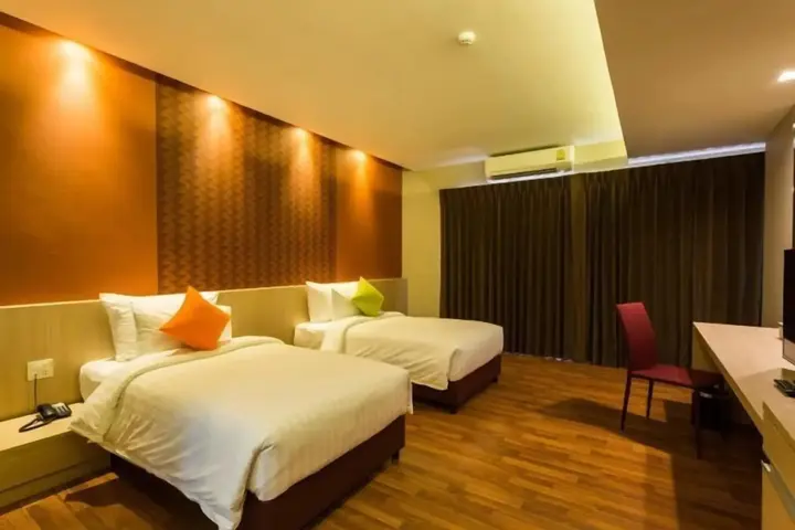 Хатъяй: Ton Aoi Grand Hotel