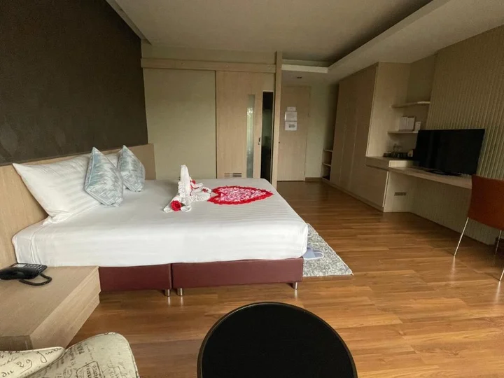 Хатъяй: Ton Aoi Grand Hotel