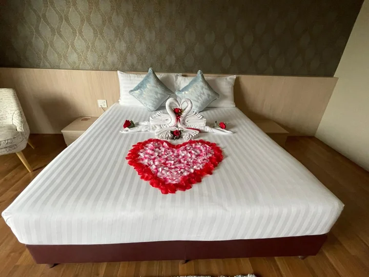 Хатъяй: Ton Aoi Grand Hotel