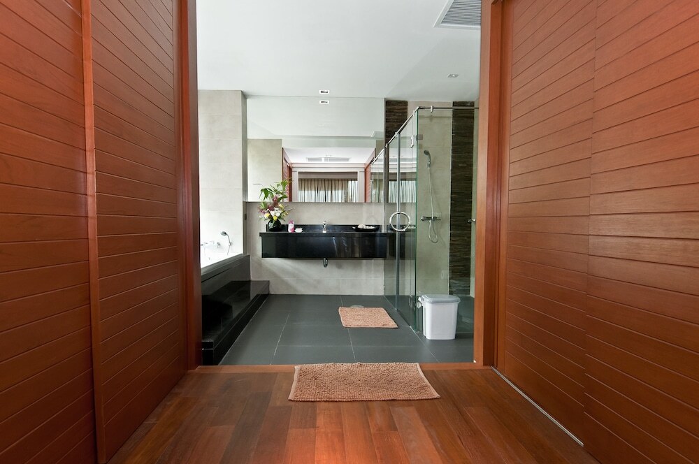 Муанг: Karonview 2