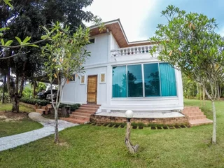 Лоэй: Roongthiwa resort Phurua